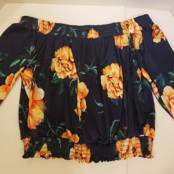 Tops - Floral Fashion crop top size xl